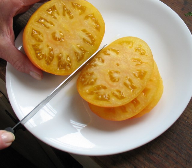 Golden Queen tomato, sliced, picked August 3, 2007